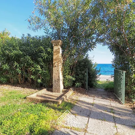 Is Femminas 26 - A Due Passi Dal Mare バリ・サルド